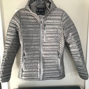 Patagonia women’s ultra light down hoody